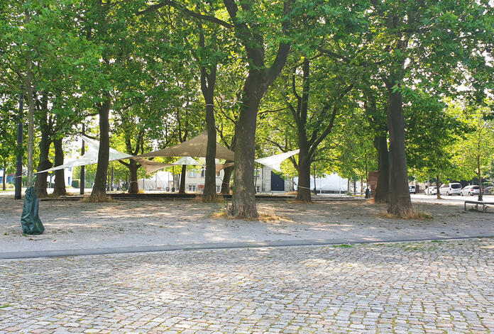 Bauhaus_Seminarplatz.jpg